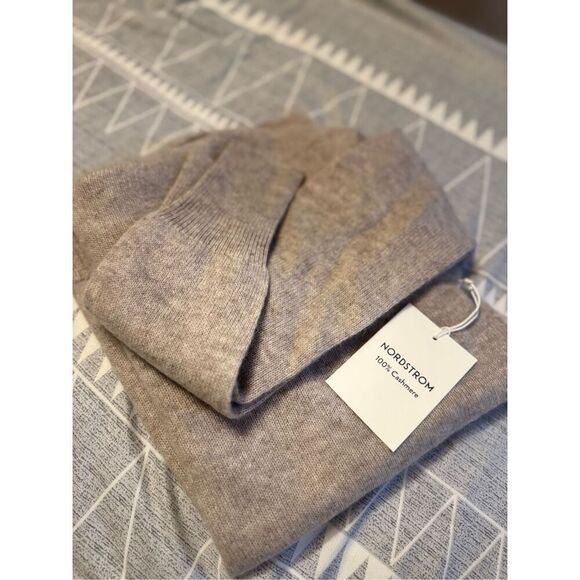 Nordstrom Turtleneck 100% Cashmere Sweater, Size Small (4/6), Beige, NWT - Picture 4 of 5